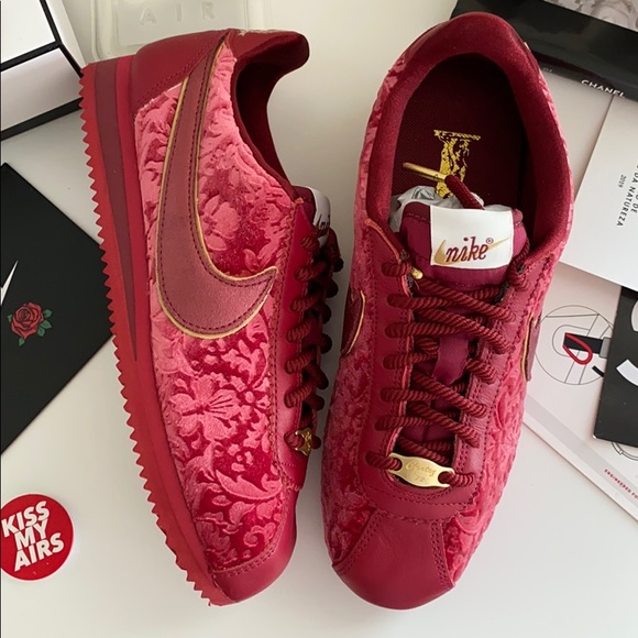 NWT Nike Cortez special edition red - Picture 5 of 9